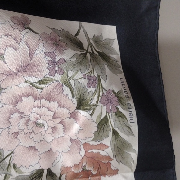 Pierre Cardin 💯% Silk Floral Print Luxury Scarf – 30x30-In Women’s Accessories - Picture 5 of 13